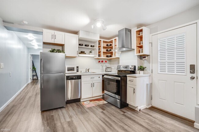 Foto del edificio - 2 br, 1 bath Duplex - 2003-2005 Crosby Ave...