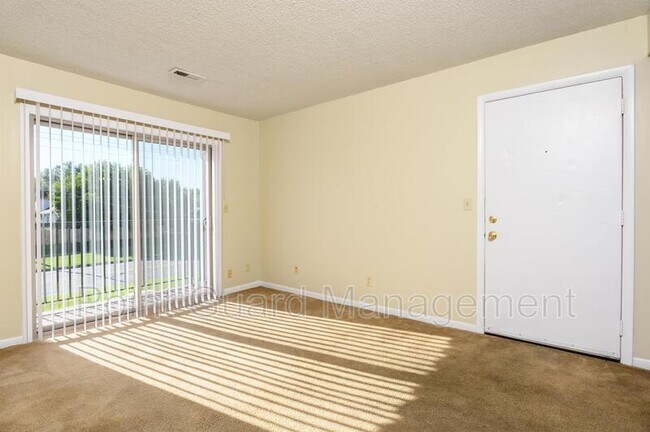 Foto del edificio - 2250 S Oliver St