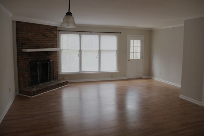 Foto del edificio - 17 Georgetown Ct