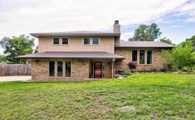 Building Photo - 2640 Hummingbird Ln