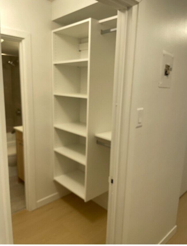 Photo du bâtiment - 1139 Barclay St