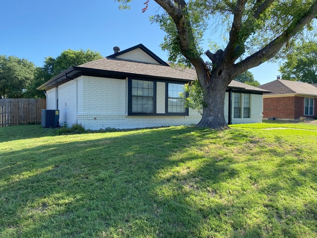 Building Photo - 1307 Edelweiss Dr