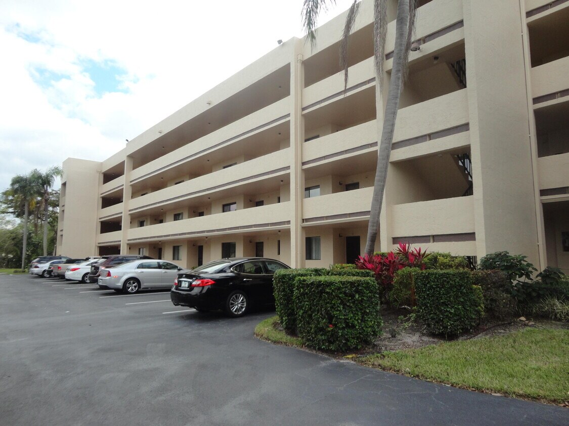 3154 Via Poinciana Unit 315, Lake Worth, FL 33467 Condo for Rent in