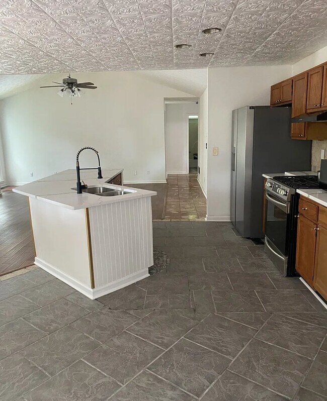 Foto del edificio - 6917 Rock Creek Ct