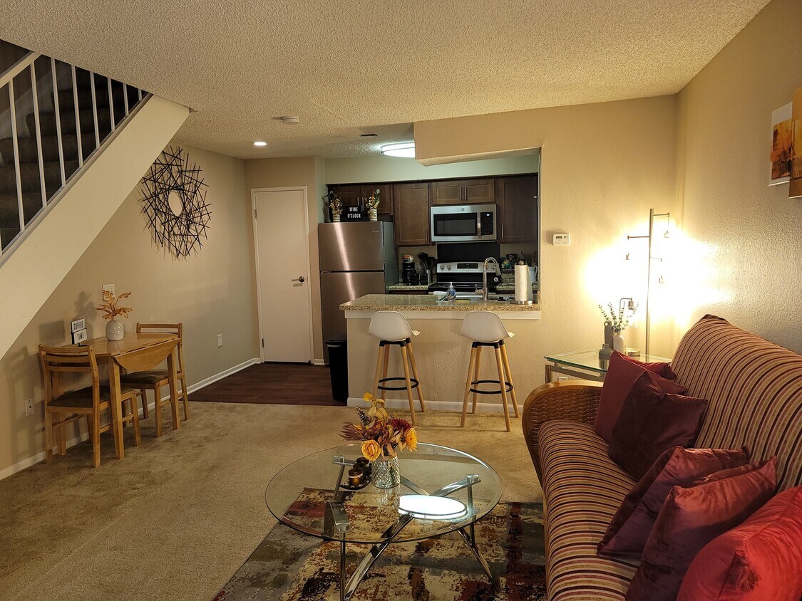 Foto principal - 5040 Heather Dr
