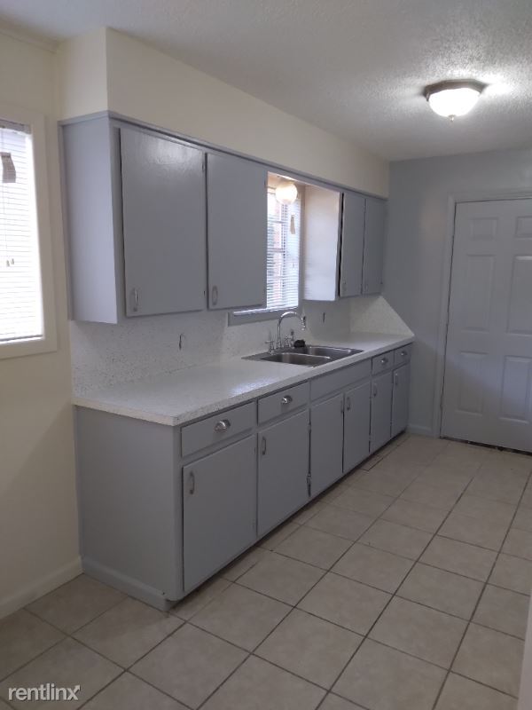 Building Photo - 2 br, 1 bath Townhome - 517 FAIRWAY