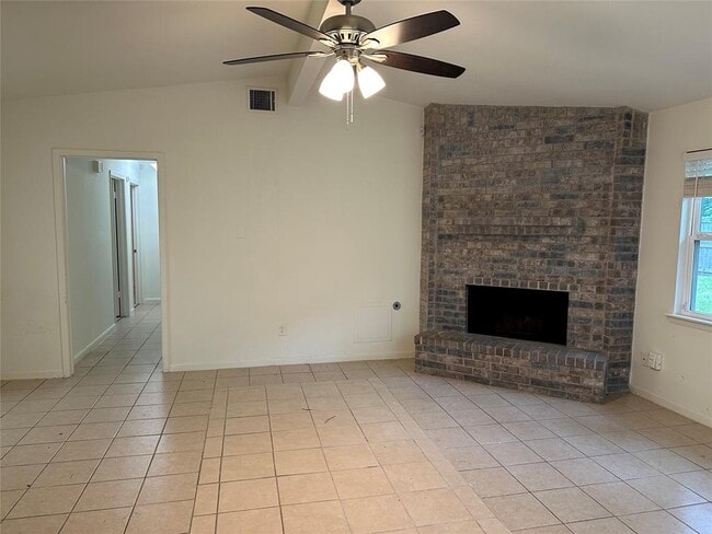 Building Photo - 3 W Woodtimber Ct