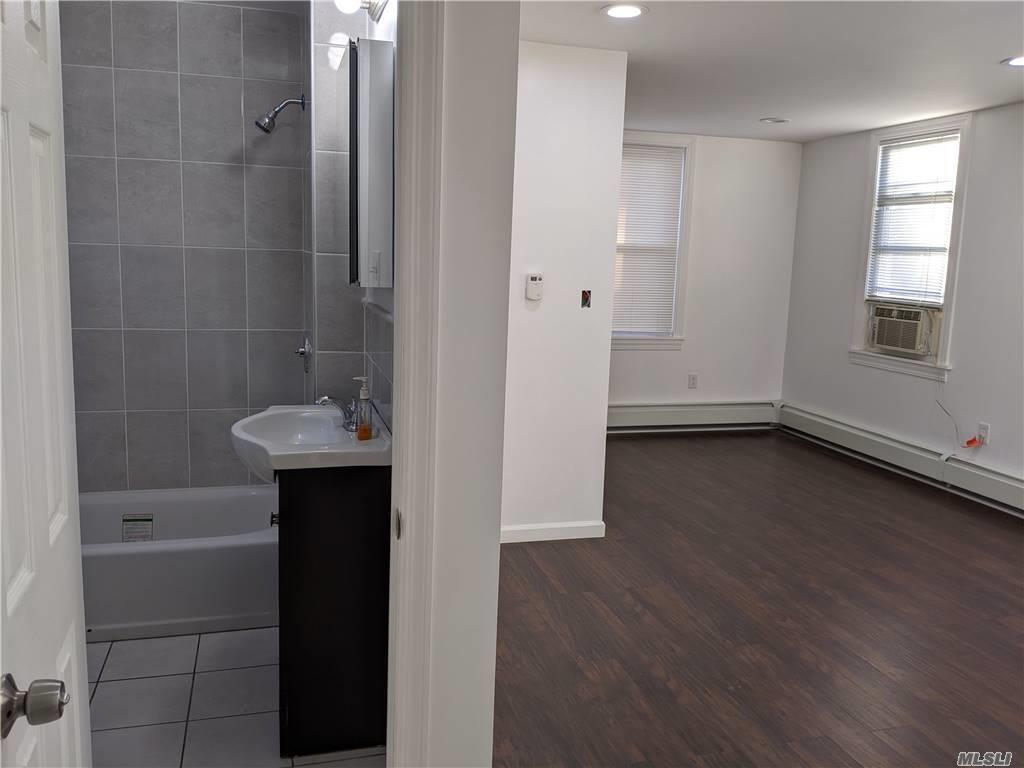 Foto principal - 96-11-96-24 24th Ave