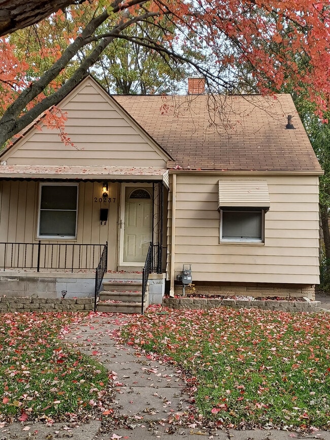 20237 Kingsville St, Harper Woods, MI 48225 House Rental in Harper