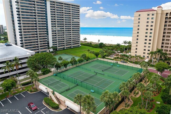 Foto del edificio - 100 N Collier Blvd