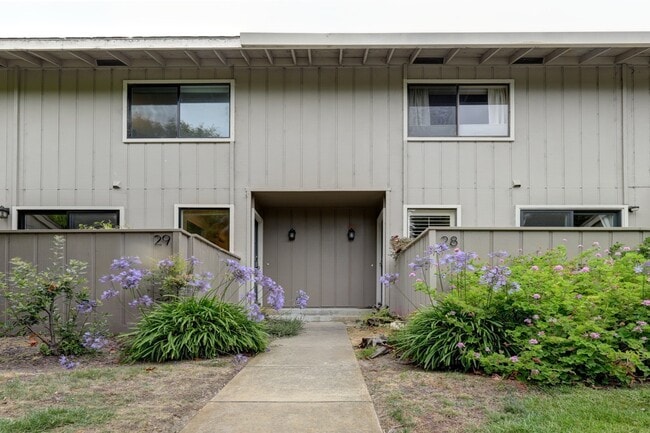 Building Photo - 3850 Rio Rd