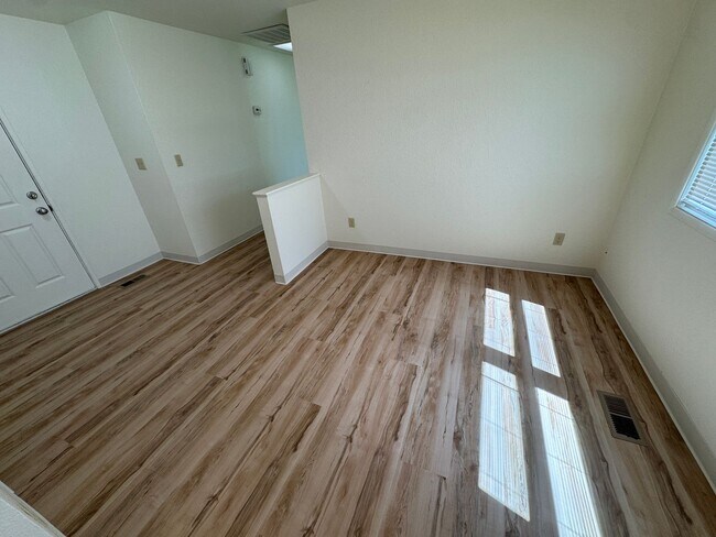 Foto del edificio - 4371 Madrona Way SE