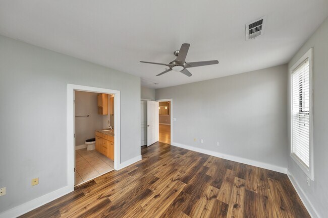 Foto del edificio - 799 Hammond Dr NE
