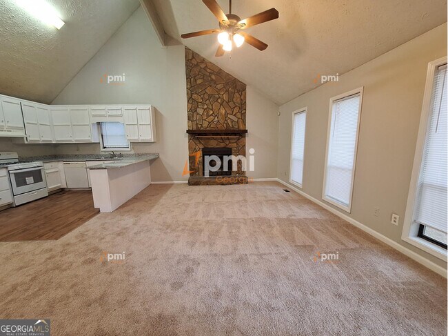 Foto del edificio - 5955 Sutton Pl