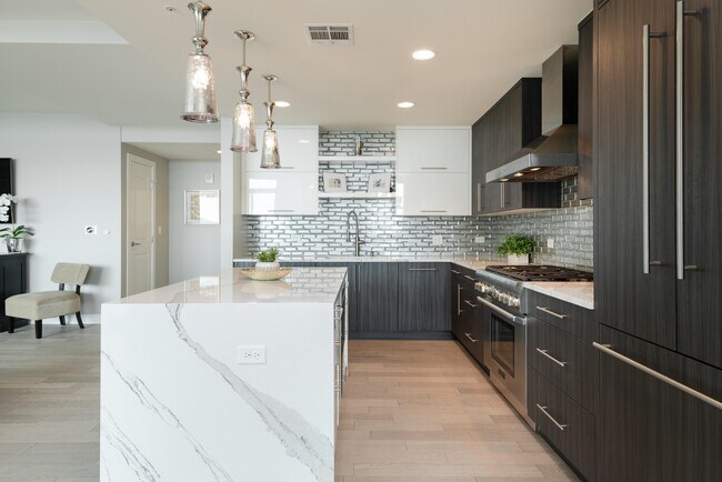 Building Photo - 2001 Lincoln St