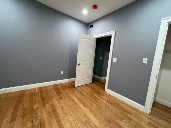 Foto del edificio - 341 Cambridge St