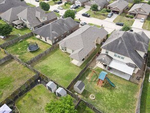 Building Photo - 285 Country Crossing Cir