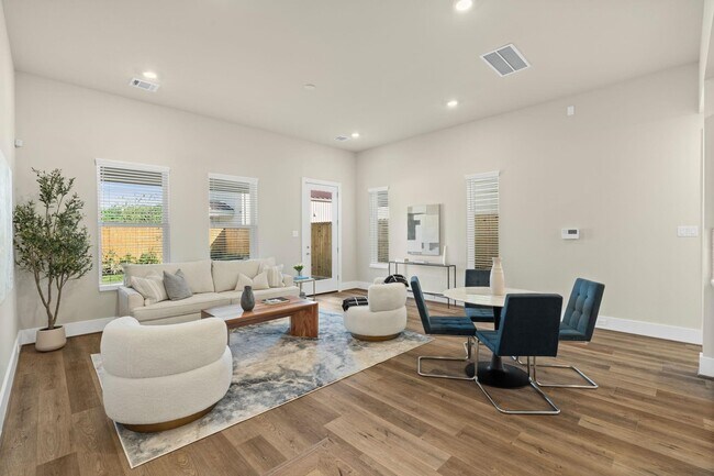 Foto del edificio - 5622 Bertellis Ln