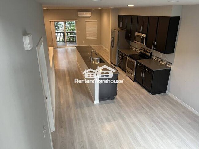 Foto del edificio - Spacious Townhome in Lynnwood Available Now!