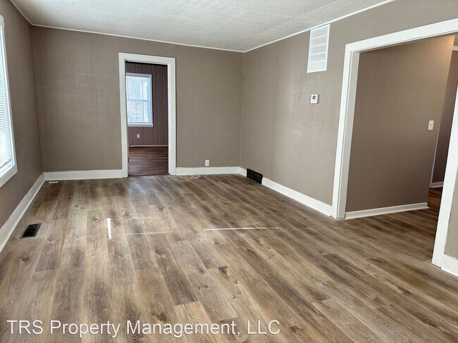 Building Photo - 2 br, 1 bath House - 5 S Greenwood Ave.