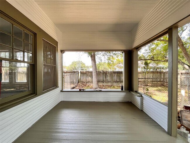 Building Photo - 2704 Avenue G