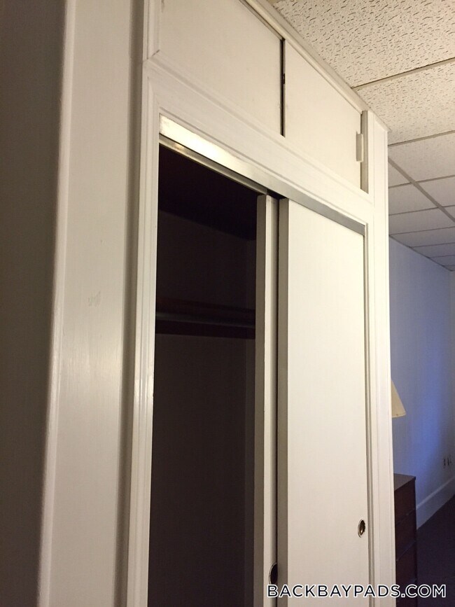 Foto del edificio - 272 Newbury St