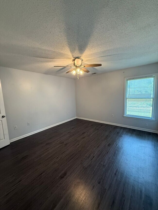 Foto del edificio - 205 Courtney Way