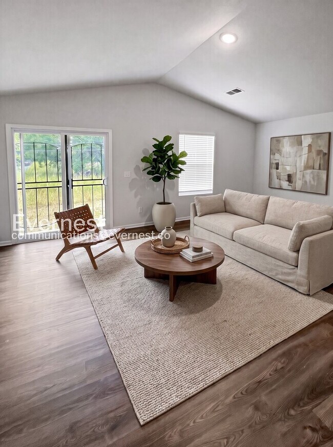Foto del edificio - Cozy 4-Bedroom Home with Modern Amenities / Pet-Friendly / Available Now!