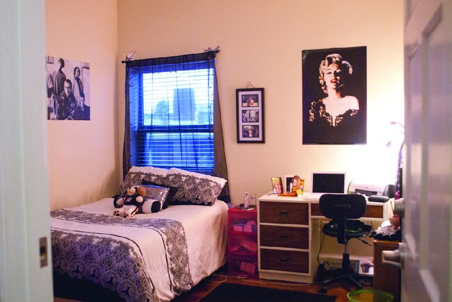 Dormitorio - 18 W State St