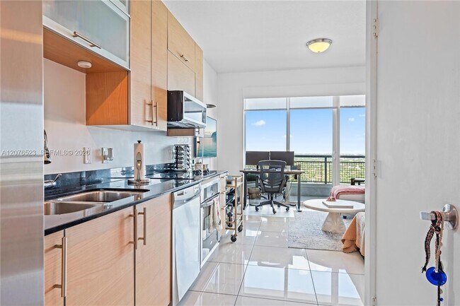 Foto del edificio - 60 SW 13th St