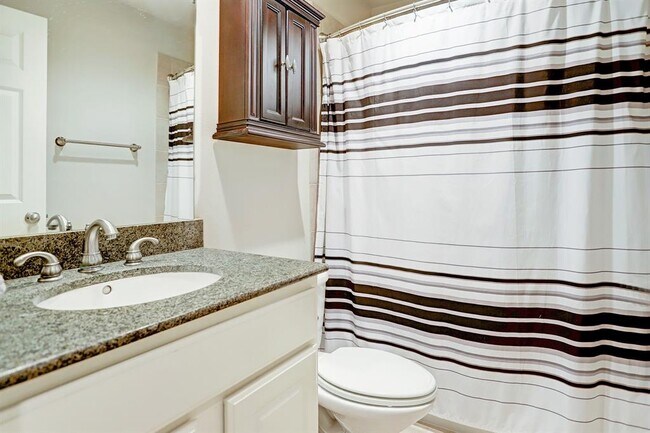 Building Photo - 1713 Spring St