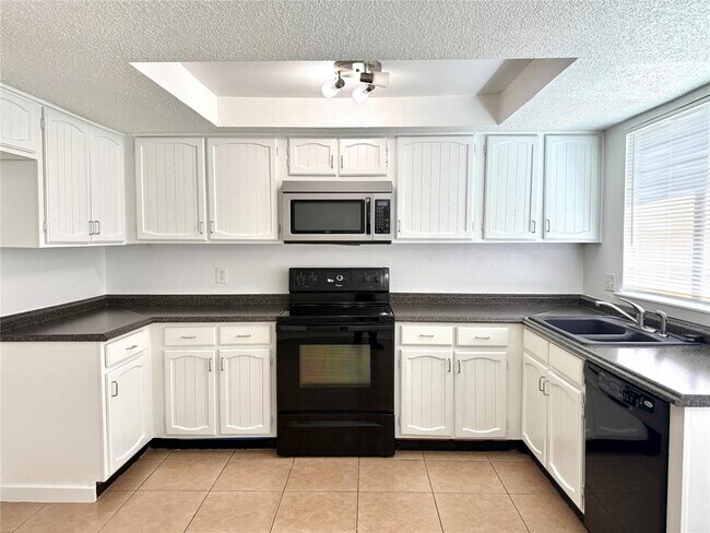 Foto del edificio - 12706 Villawood Ln