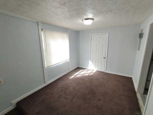 Building Photo - 7328 Linda Dr