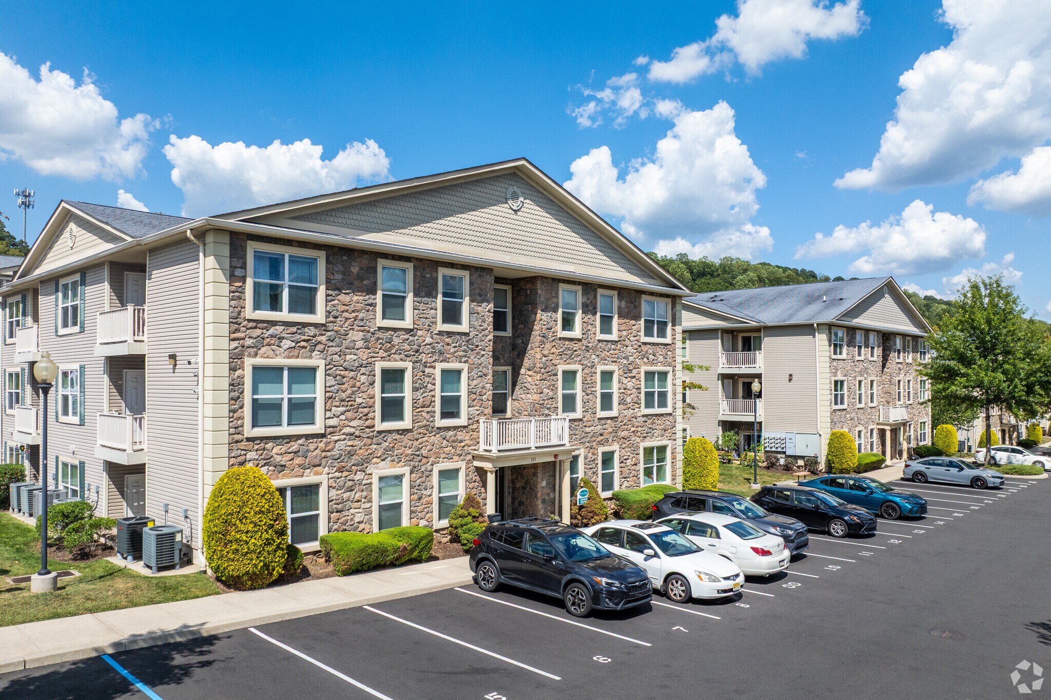 Summit Ridge Luxury Apartments photo 4