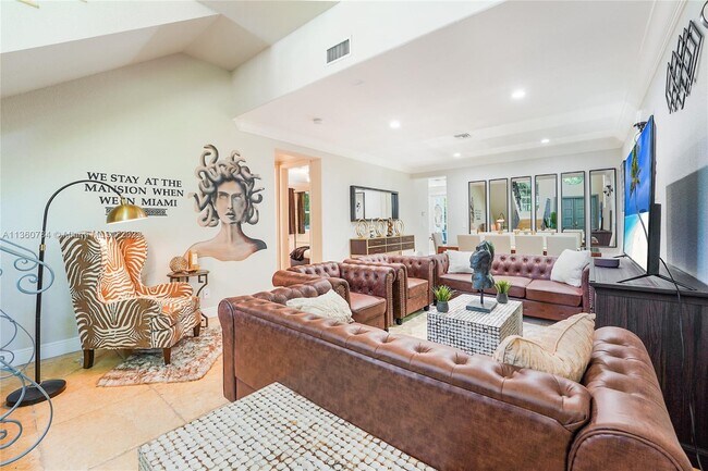 Foto del edificio - 530 NE 96th St