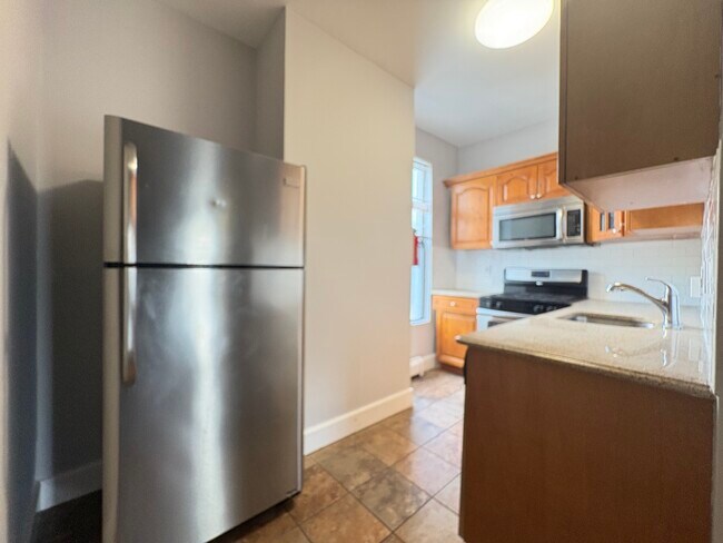 Building Photo - 42 Jewett Ave