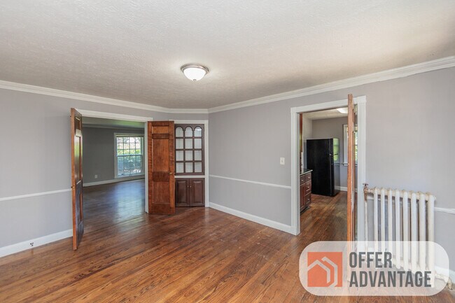 Foto del edificio - 3449 Glencairn Rd