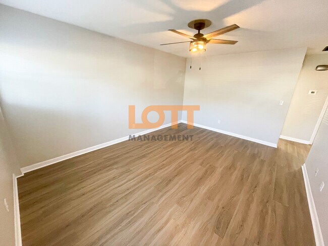 Foto del edificio - 2404 E Lee Rd