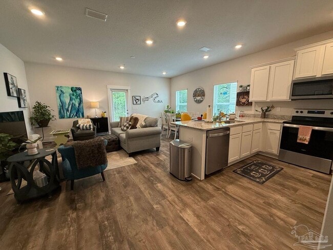 Building Photo - 1543 Iroquois Ct