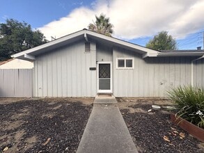 Building Photo - 1061 Alma St