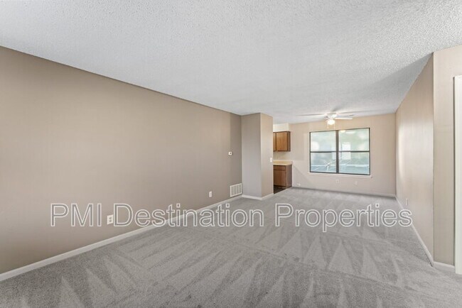 Foto del edificio - 8600 Kill Creek Rd