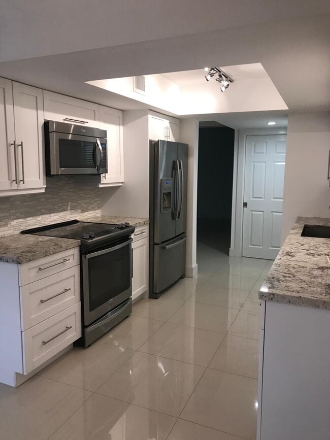 Kitchen - 11543 SW 109th Rd