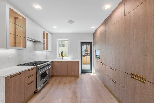 Foto del edificio - 327.5 7th St
