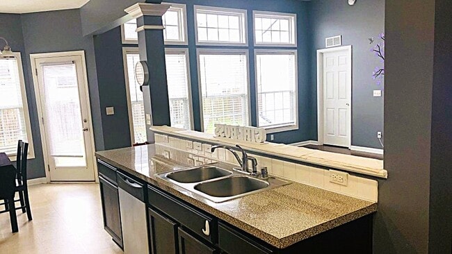 Building Photo - 669 Cielo Vista Rd