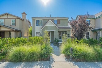 Building Photo - 27663 Sunny Creek Dr