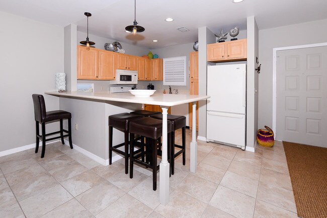 Building Photo - 1630 Seaway Dr