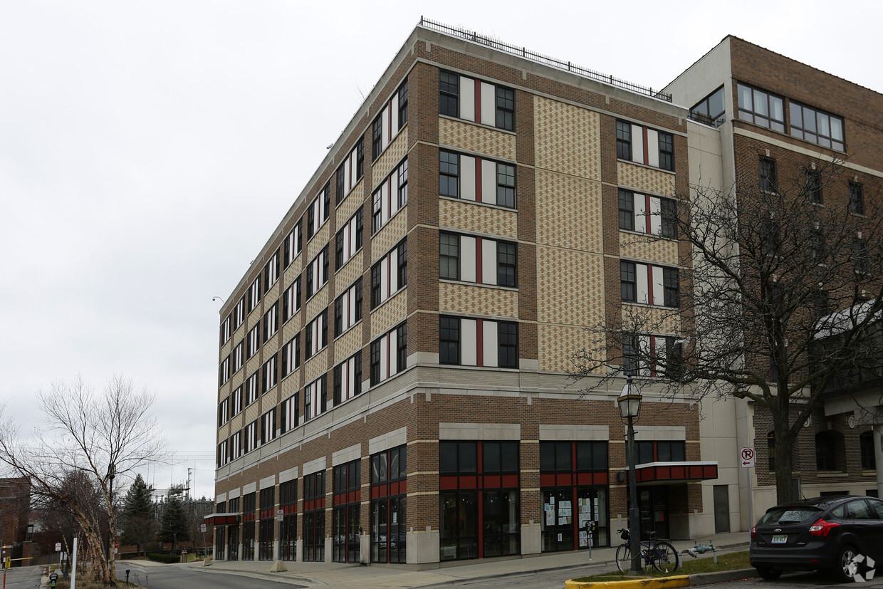 Primary Photo - Ferguson Apartments