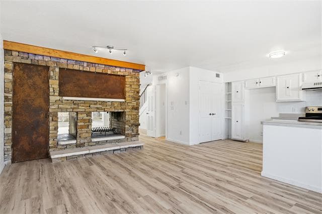Building Photo - 5810 Marina Dr
