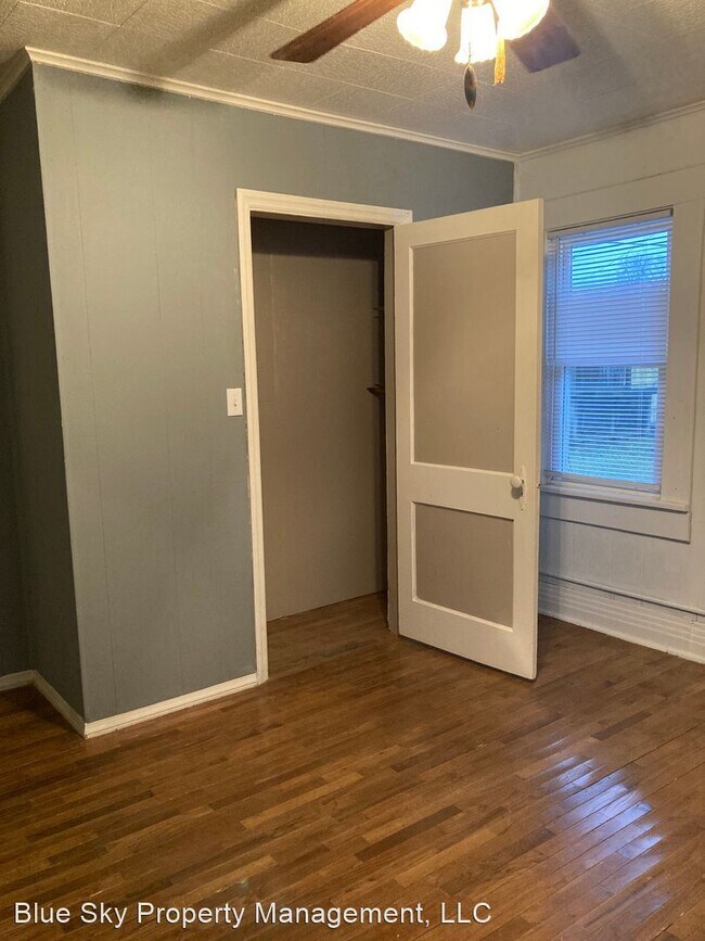 Foto del edificio - 2 br, 1 bath House - 116 E 13th St