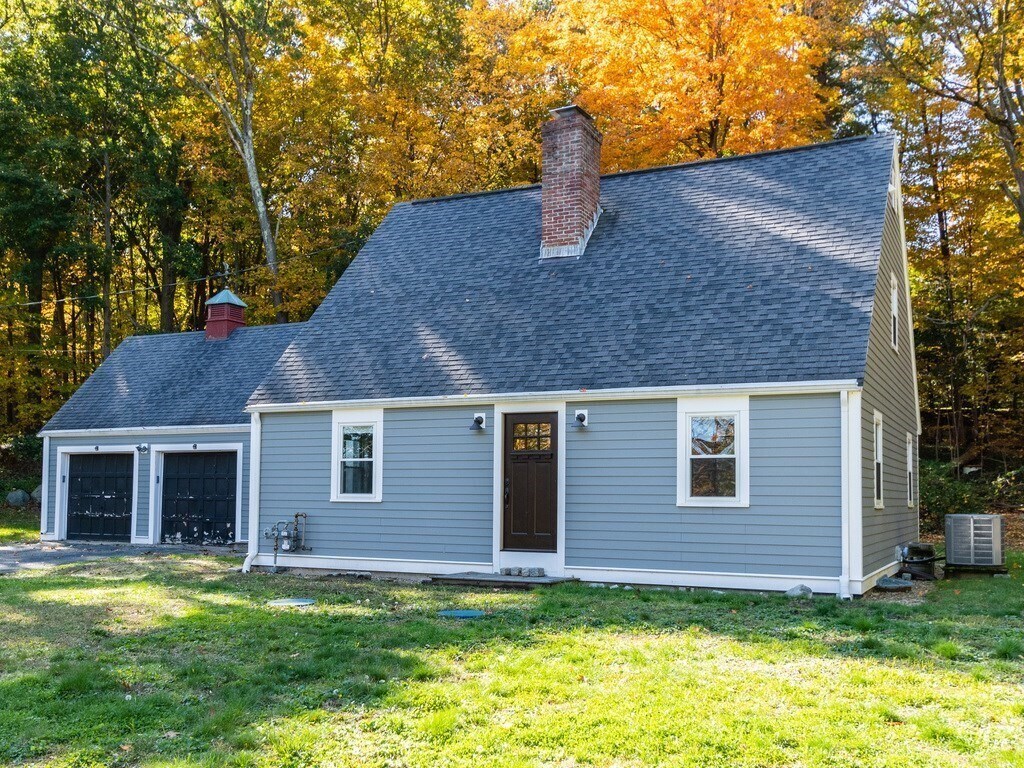 Primary Photo - 72 River Rd
